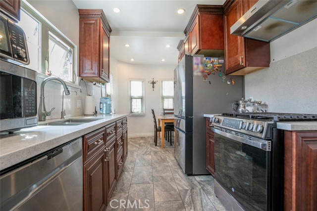 533 Hawthorne Street, Glendale CA: https://media.crmls.org/medias/6c0cda8b-e474-44c9-b3c6-410347aa4d0d.jpg