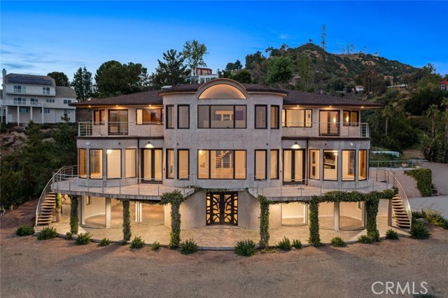 24517 Piuma Road, Malibu CA: https://media.crmls.org/medias/6c0d8784-155f-488e-ad24-b9fc2baf67b4.jpg