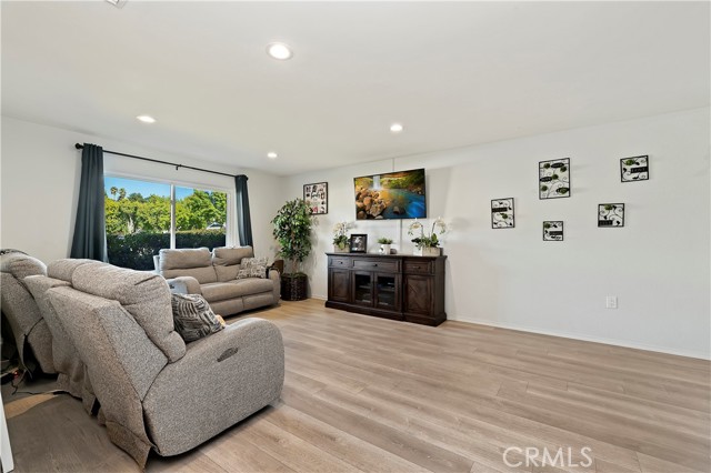 Detail Gallery Image 4 of 21 For 41597 Fulton Ave, Hemet,  CA 92544 - 3 Beds | 2 Baths