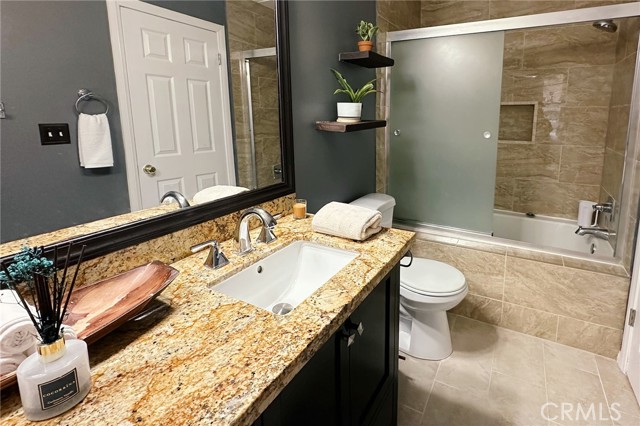 5215 Balboa Boulevard, Encino CA: https://media.crmls.org/medias/6c0e37b6-1754-47c6-a44a-1d841f9c9358.jpg