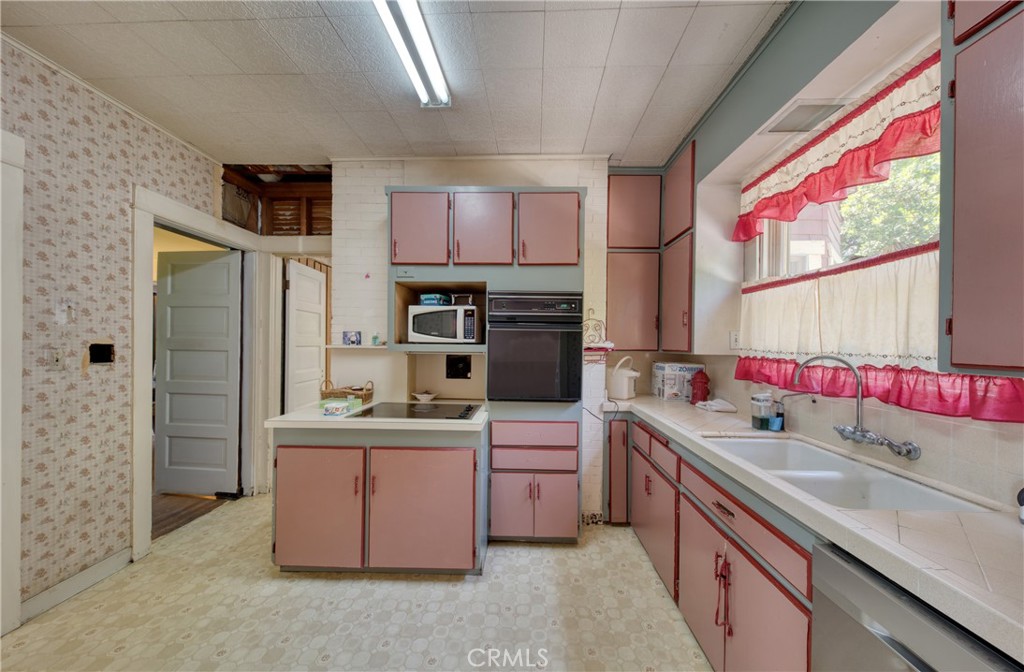 https://media.crmls.org/medias/6c0ec17d-9b68-4792-b268-cc743a147d9f.jpg?preset=X-Large
