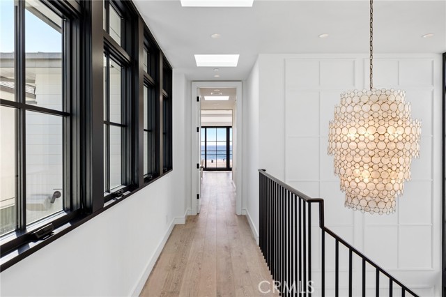 2428 The Strand, Hermosa Beach CA: https://media.crmls.org/medias/6c0ede45-c6a8-461a-8550-6e6a80cb31a6.jpg