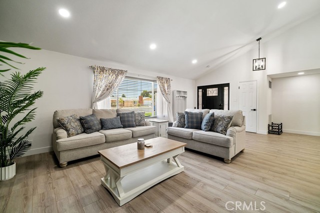 41841 55th W Street, Lancaster CA: https://media.crmls.org/medias/6c0f0b84-1949-4c6e-8d95-beda5e693580.jpg