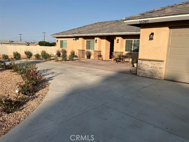 13207 El Rio Road, Victorville CA: https://media.crmls.org/medias/6c10082f-9de4-4998-802d-c439a6499c42.jpg