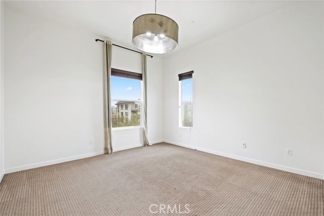 Image 6 of 26 For 555 Rockefeller