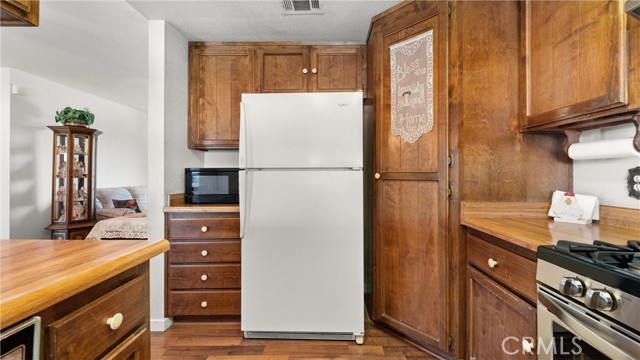Detail Gallery Image 13 of 34 For 11140 Merino Ave, Apple Valley,  CA 92308 - 3 Beds | 2 Baths