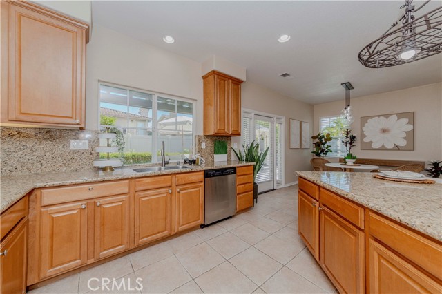 2142 Root Street, Fullerton CA: https://media.crmls.org/medias/6c110e9d-5f05-4099-82d5-0f2a1bc646aa.jpg