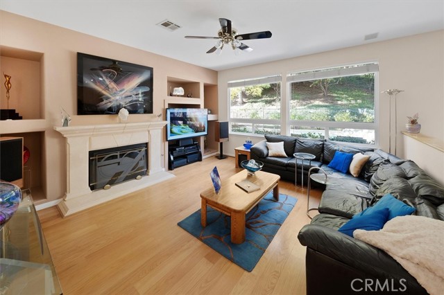 Detail Gallery Image 5 of 34 For 25415 Verne Ct, Stevenson Ranch,  CA 91381 - 5 Beds | 3 Baths