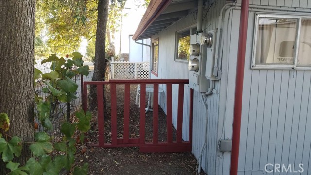 2630 Lakeshore Boulevard, Upper Lake CA: https://media.crmls.org/medias/6c11c322-024a-4200-8949-72b6cc9b34aa.jpg