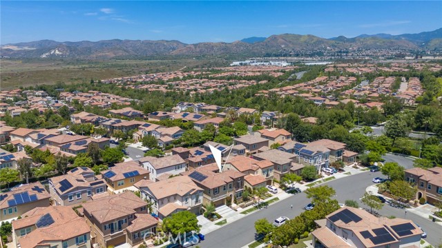 18 Goldenrod, Lake Forest CA: https://media.crmls.org/medias/6c126868-ad42-4def-a770-341796c60650.jpg