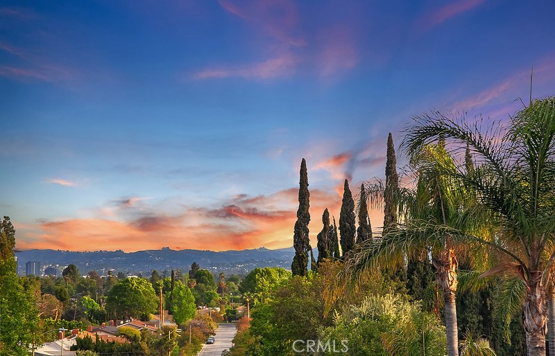 https://media.crmls.org/medias/6c12a973-aab0-405b-9d77-e16d15e87bf3.jpg?preset=X-Large