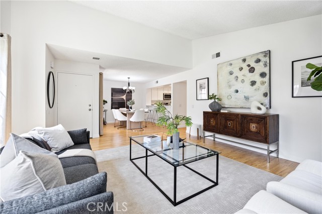 Detail Gallery Image 3 of 23 For 145 Greenfield, Irvine,  CA 92614 - 2 Beds | 1 Baths