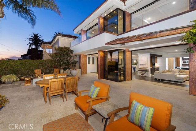Detail Gallery Image 29 of 34 For 3308 Ocean Bld, Corona Del Mar,  CA 92625 - 5 Beds | 6/2 Baths