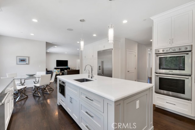 Image 19 of 69 For 15460 La Maida Street