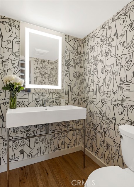 Detail Gallery Image 12 of 32 For 439 Camino De Las Colinas, Redondo Beach,  CA 90277 - 3 Beds | 2/1 Baths