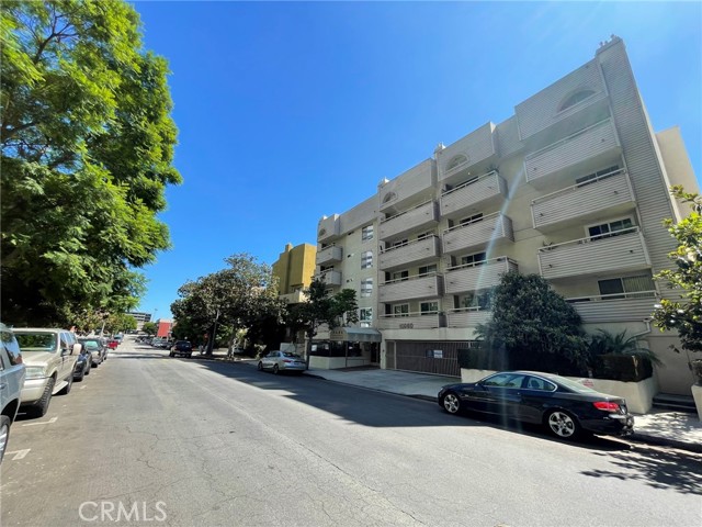 Detail Gallery Image 22 of 22 For 10960 Ashton #403,  Los Angeles,  CA 90024 - 2 Beds | 2 Baths