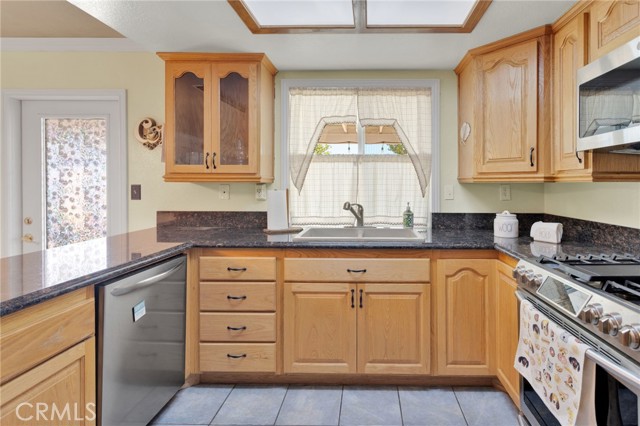 Detail Gallery Image 12 of 37 For 21909 Cherokee Ave, Apple Valley,  CA 92307 - 3 Beds | 2 Baths