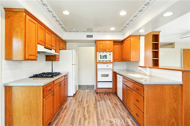 9331 Mikinda Avenue, La Habra CA: https://media.crmls.org/medias/6c15977f-07a0-4d29-9fc3-f7848bc4dd7e.jpg