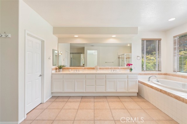 Detail Gallery Image 41 of 75 For 1707 Flag Pin Dr, Corona,  CA 92883 - 6 Beds | 4/1 Baths