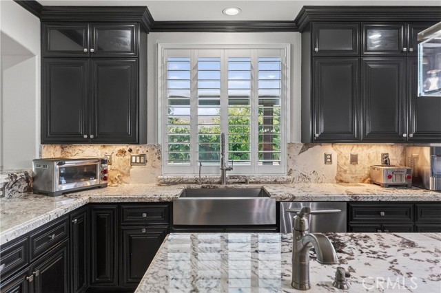 Detail Gallery Image 15 of 44 For 2634 Old Windmill Ct, Riverside,  CA 92503 - 5 Beds | 4/1 Baths