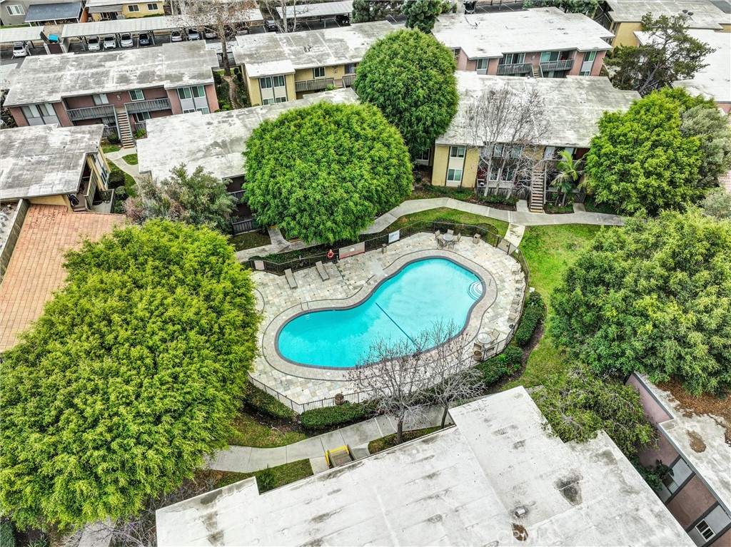 https://media.crmls.org/medias/6c1628a6-9003-480e-9433-b550d3f5067a.jpg?preset=X-Large
