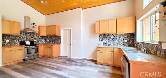 Detail Gallery Image 2 of 24 For 969 Hemlock Ln., –,  CA 92314 - 3 Beds | 2 Baths