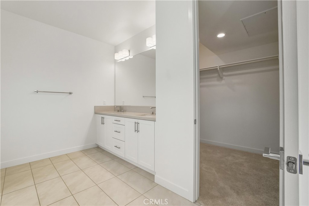 MLS #OC25225551 image #20