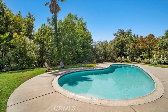 Detail Gallery Image 10 of 13 For 7153 Helmsdale Cir, West Hills,  CA 91307 - 4 Beds | 3 Baths