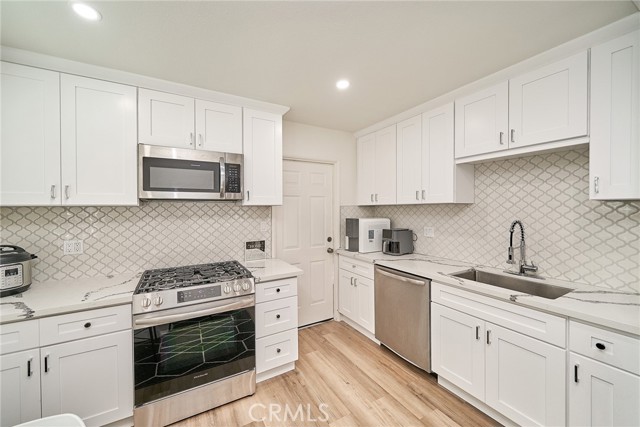 Detail Gallery Image 12 of 35 For 13007 Duffield Ave, La Mirada,  CA 90638 - 4 Beds | 2 Baths