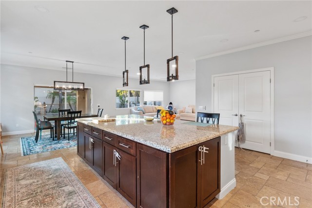 Detail Gallery Image 17 of 75 For 30409 Gulf Stream, Canyon Lake,  CA 92587 - 4 Beds | 3 Baths