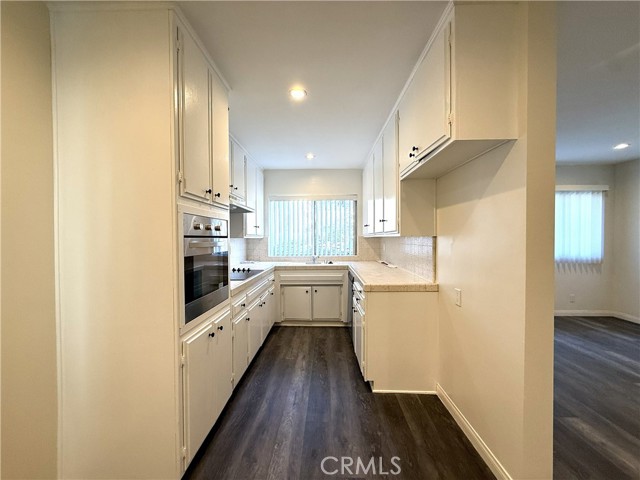 Detail Gallery Image 6 of 25 For 525 Fischer #1,  Glendale,  CA 91205 - 3 Beds | 2 Baths