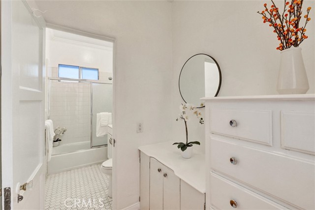 Detail Gallery Image 19 of 28 For 124 S Elm Dr #5,  Beverly Hills,  CA 90212 - 1 Beds | 1 Baths
