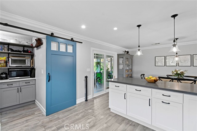 Detail Gallery Image 14 of 51 For 15551 Aulnay Ln, Huntington Beach,  CA 92647 - 3 Beds | 2 Baths