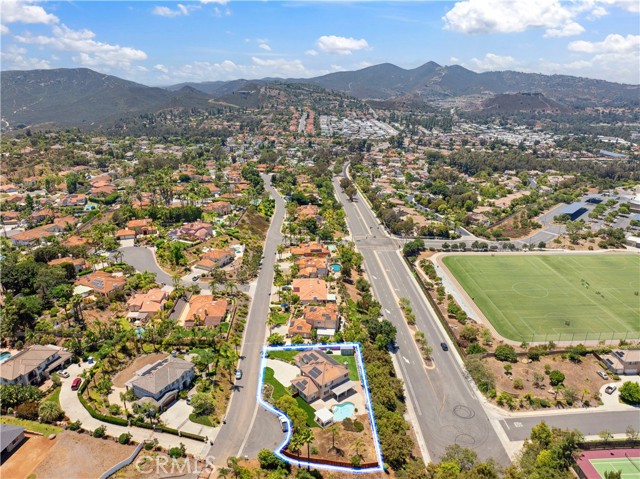 1732 Gamble Lane, Escondido CA: https://media.crmls.org/medias/6c183b82-2333-4eb3-971d-af3920e6d758.jpg