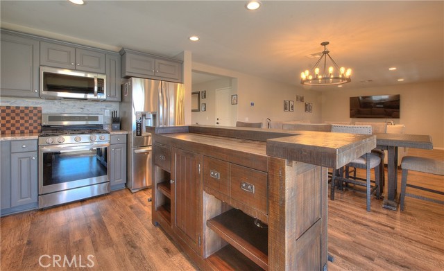 29428 Bamboo Court, Winchester CA: https://media.crmls.org/medias/6c1936ba-4b19-44a9-82cb-bc8272dd0764.jpg