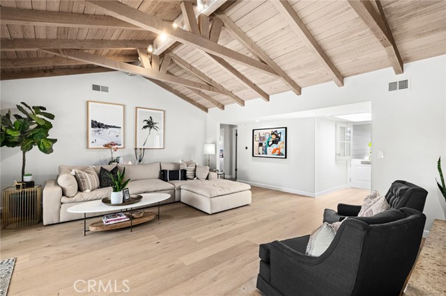 6c198de1 Fb11 486d B4a5 95ab7d23fe45