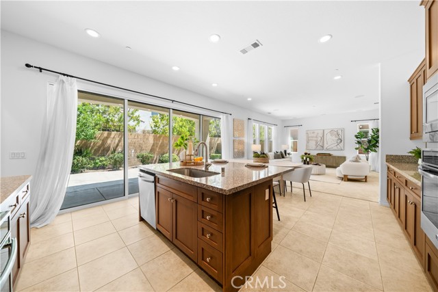 106 Trowel, Irvine CA: https://media.crmls.org/medias/6c199ff0-b531-45d5-bbad-cc9f8ddfeab4.jpg