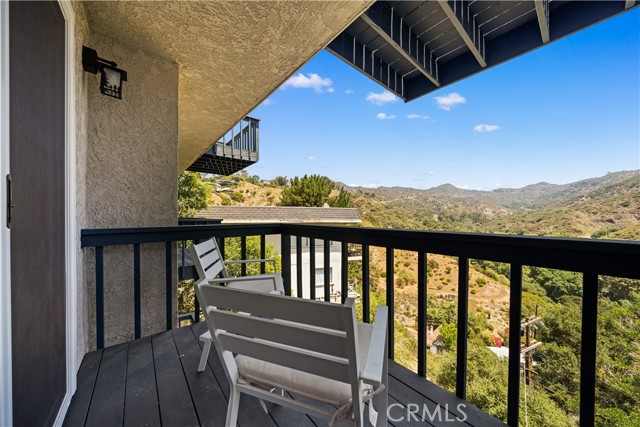 2838 Lambert Drive, Los Angeles CA: https://media.crmls.org/medias/6c1a0cdc-b3ff-4323-8926-4f1169515333.jpg
