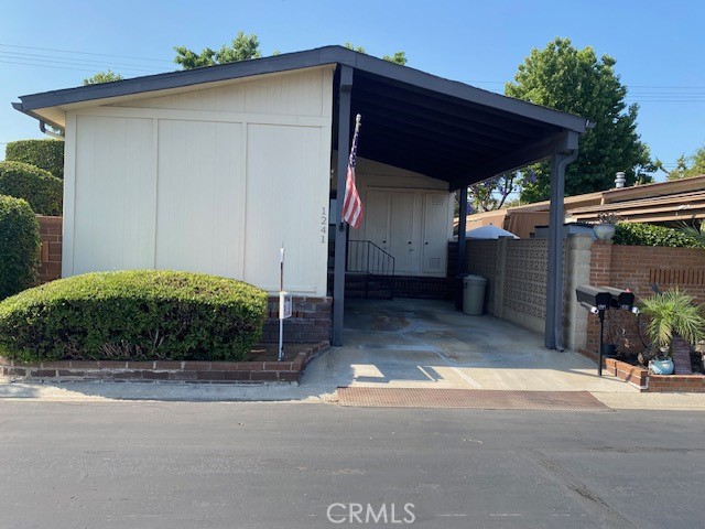 1241 Glen Lake Avenue, Brea CA: https://media.crmls.org/medias/6c1a32e1-9af5-420f-96ff-734a0ca81d37.jpg