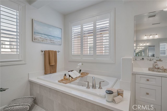 12060 N Azurita Court, Porter Ranch CA: https://media.crmls.org/medias/6c1b119e-cb4e-41b9-9f96-6cc3665b7bb0.jpg