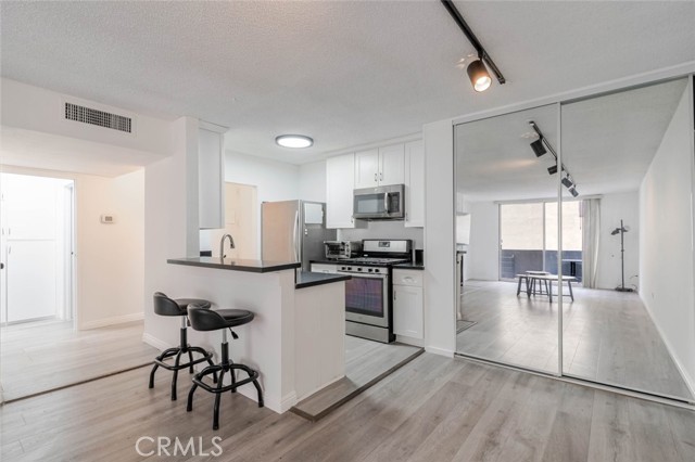 Detail Gallery Image 8 of 16 For 421 S La Fayette Park Pl #306,  Los Angeles,  CA 90057 - 1 Beds | 1 Baths