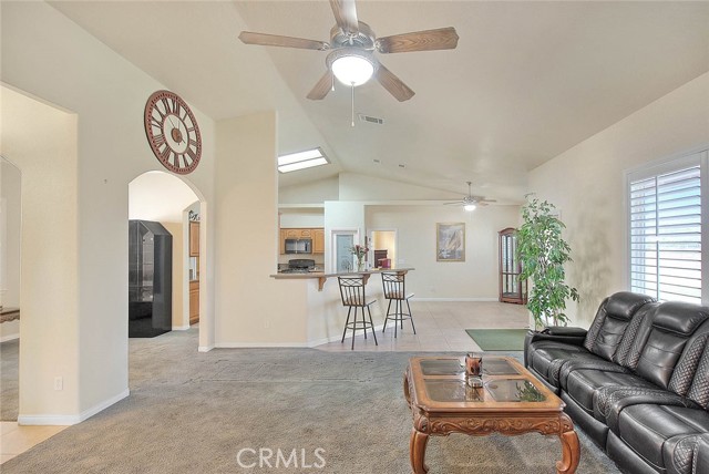 15095 Douglas Street, Apple Valley CA: https://media.crmls.org/medias/6c1c89f7-a83e-409a-bf9a-153f368daee2.jpg