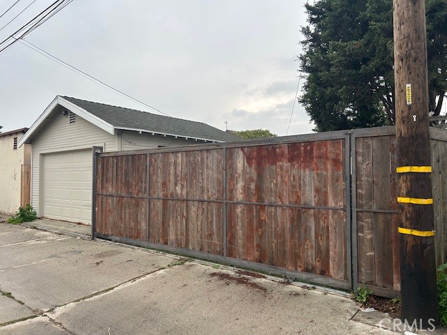 Electric gate closed