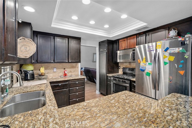 650 Rock Vista Drive, Corona CA: https://media.crmls.org/medias/6c1d0785-771e-4d26-8a85-c432b796d0c9.jpg