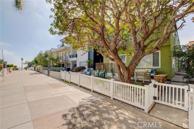 401 18th Street, Manhattan Beach, California 90266, ,Residential Income,Sold,18th,SB22145393