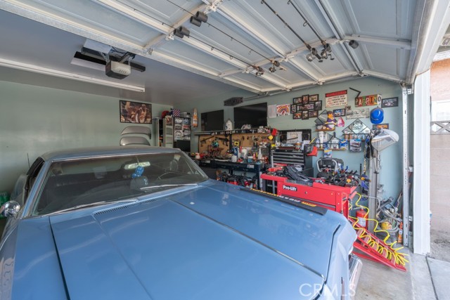 6933 Delta Avenue, Long Beach CA: https://media.crmls.org/medias/6c1d2f85-a35e-4691-a025-6b39b348a387.jpg