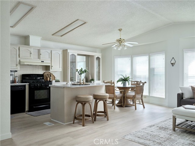 Detail Gallery Image 3 of 21 For 512 Pinon Dr #30,  Morro Bay,  CA 93442 - 2 Beds | 2 Baths