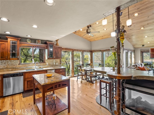 Detail Gallery Image 31 of 75 For 27459 Sky Harbour, Friant,  CA 93626 - 5 Beds | 2/1 Baths