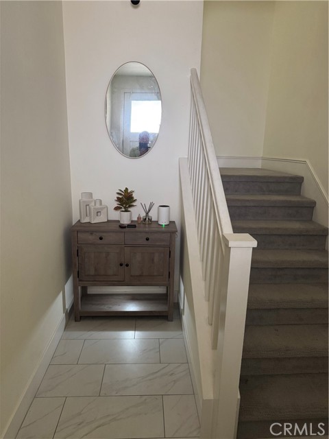 526 W Tribella Court, Santa Ana CA: https://media.crmls.org/medias/6c1dff62-89c4-4a3a-871b-2eb40e286ef9.jpg