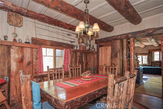Detail Gallery Image 11 of 47 For 39342 Mohawk Dr, Fawnskin,  CA 92333 - 4 Beds | 2 Baths